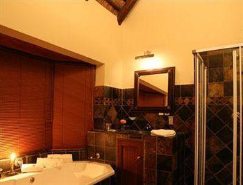 Mongena Game Lodge Хаманскраал Екстериор снимка